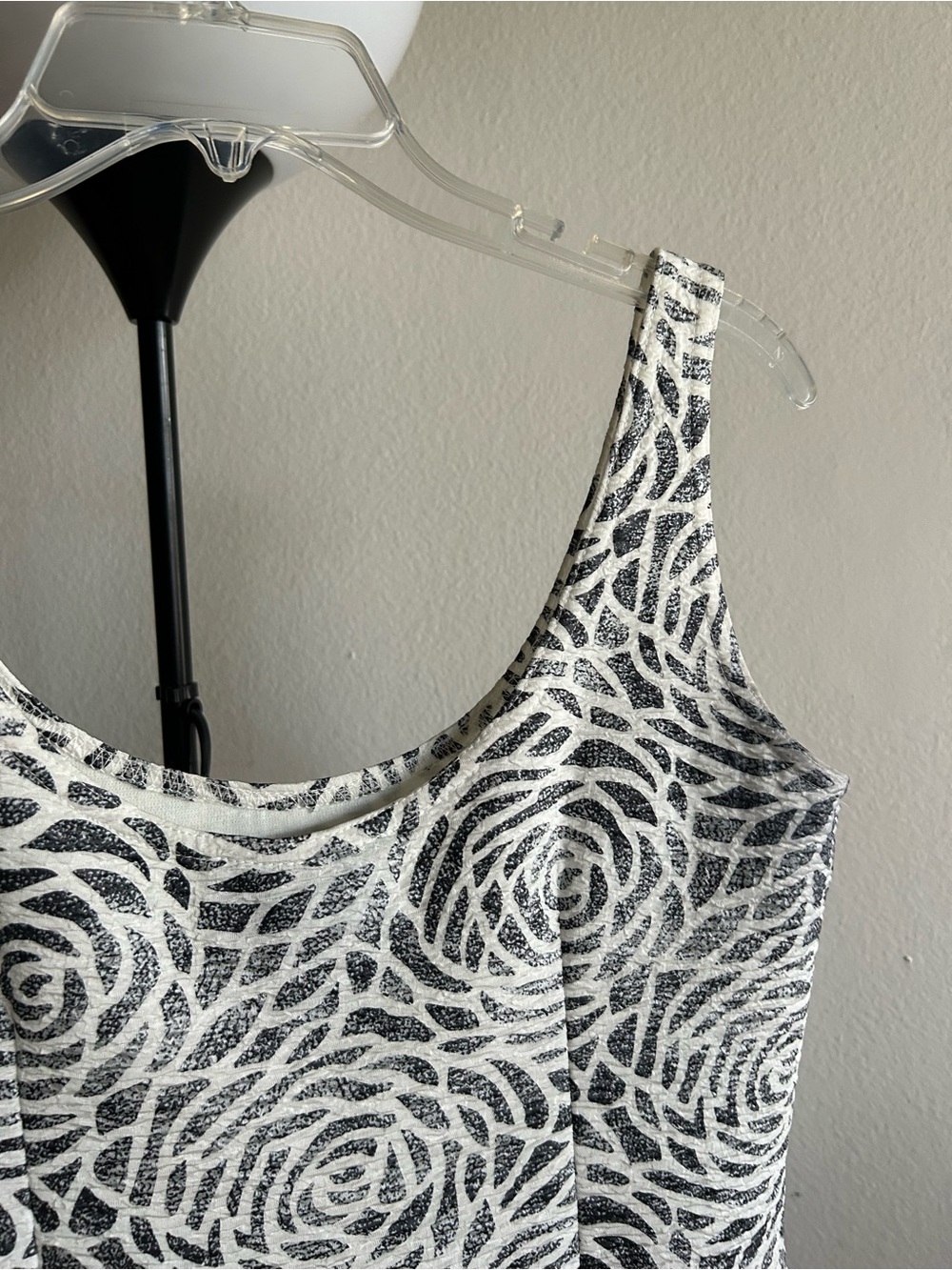 Joseph Ribkoff gray and White Spiral Pattern Tank Top - Picture 6 of 8